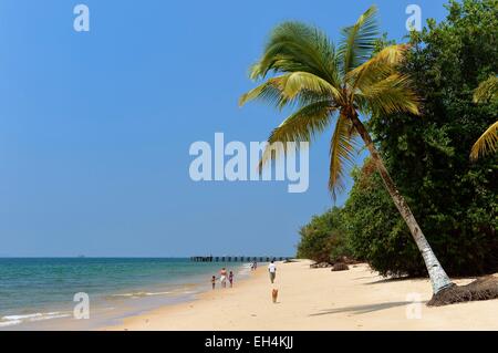 Le Gabon, Province de l'Estuaire, la pointe Denis plage face à Libreville sur l'autre côté de l'estuaire de la Gabon Banque D'Images