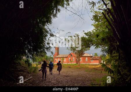 Le Gabon, Ogooue-Maritime, Omboue Province Région, Fernan Vaz (lagune Nkomi), la mission de l'église Sainte-Anne, qui a été construite dans les ateliers de Gustave Eiffel Banque D'Images