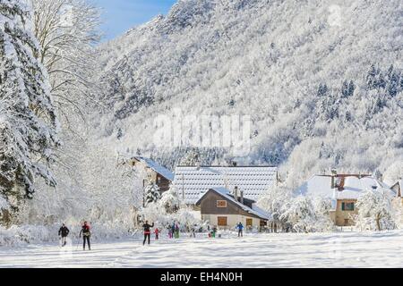 France, Isère, parc régional de Chartreuse, Le Sappey en Chartreuse, la station de ski en hiver, ski de fond Banque D'Images