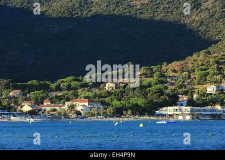 La France, Var, Corniche des Maures, Le Lavandou, Saint Clair Beach Banque D'Images