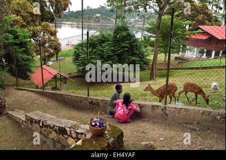 Le Gabon, Moyen-Ogooue Province, Lambaréné, l'ancien jardin de l'hôpital Albert Schweitzer et le fleuve Ogooue Banque D'Images