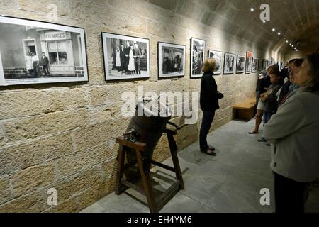 France, Jura, Les Rousses Fort des Rousses, datée du 19e siècle, fromagerie Arnaud Juraflore, raffinage, visite guidée du musée et la cave Banque D'Images