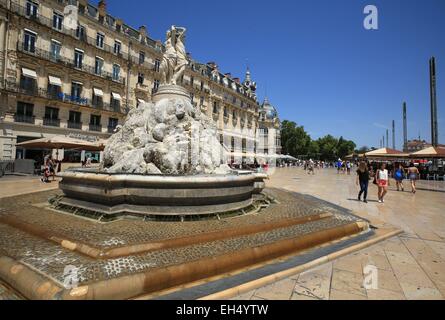 La France, Hérault, Montpellier, place de la Comédie et la fontaine des Trois Grâces, sculptée par Etienne Dantoine, ce monument fait l'objet d'un classement au titre des monuments historiques depuis le 5 décembre, 1963 Banque D'Images