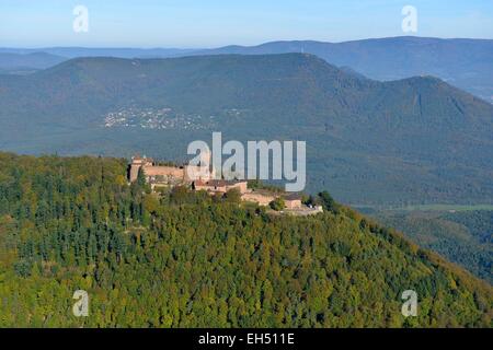 La France, Bas Rhin, Orschwiller, château du Haut Koenigsbourg (vue aérienne) Banque D'Images
