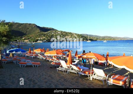 La France, Var, Corniche des Maures, Le Lavandou, Saint Clair Beach Banque D'Images