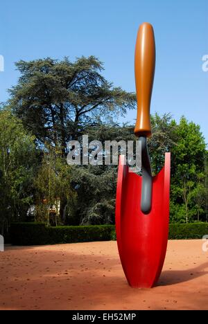 Portugal, Région du Nord, la Fondation de Serralves, Porto, Musée d'Art moderne et des jardins, conçus de Claes Oldenburg, intitulé le semoir Banque D'Images