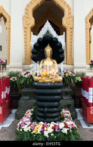 Sukhothai Traimit Golden Buddha à Bangkok Banque D'Images