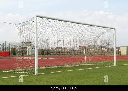 Soccer football vide ou porte sur une installation d'entraînement sportif, side view Banque D'Images