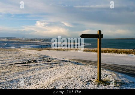 Panneau sentier à Duncansby Head, près de John O'Groats, Caithness, Ecosse, Royaume-Uni. À l'égard de la distance tête Dunnett. Banque D'Images