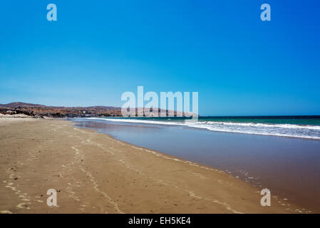 Vue imprenable sur la plage de Mancora, Pérou Banque D'Images