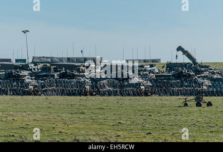 Des centaines de troupes et véhicule de l'Armée inscrivez-vous à un grand exercice d'appel d'exercice militaire Tractable Banque D'Images