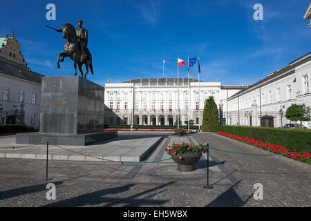 Palais présidentiel avec statue équestre du prince Joseph Poniatowski à Varsovie, Pologne Banque D'Images