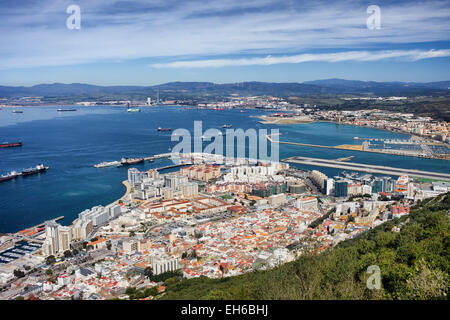 La ville de Gibraltar et la baie, vue de dessus. Banque D'Images