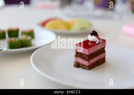 Sweet violets avec des saveurs de crème glacée et de raisins. Banque D'Images