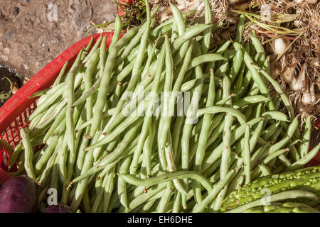 Beaucoup de haricots verts, dans un marché à Phu Quoc, Vietnam Banque D'Images