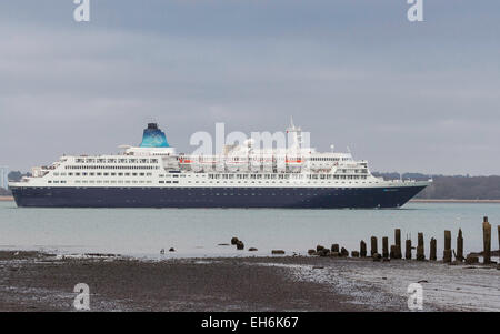 Southampton Water quitte le Britannia pour son voyage inaugural Banque D'Images