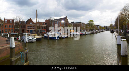 Navires dans le port de Dodrecht Pays-Bas Banque D'Images