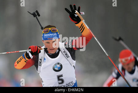 Kontiolahti (Finlande). 05Th Mar, 2015. Le biathlète Erik moindre de l'Allemagne en action pendant le 12,5km poursuite aux Championnats du monde de biathlon à Kontiolahti (Finlande), 08 mars 2015. Photo : Ralf Hirschberger/dpa/Alamy Live News Banque D'Images