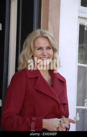 Copenhague, Danemark. 8 mars, 2015. Mme Helle Thornin-Schmidt du Danemark le premier ministre célèbre 100 ans de droit de vote des femmes par jour déjeuner hébergement pour 42 femmes ministres de divers partis et divers gouvernements. Crédit : François doyen/Alamy Live News Banque D'Images