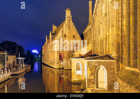 Vue de nuit en hôpital de Saint-Jean, Bruges, Belgique. Banque D'Images