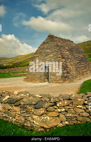 L'Oratoire Gallarus et nuages. Slea Head. Péninsule de Dingle, Irlande Banque D'Images