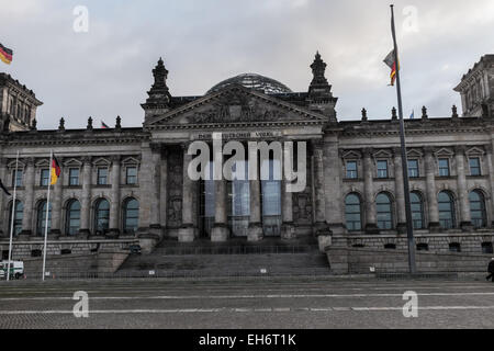 L'Europe, Allemagne, Berlin, le toit-terrasse et le dôme du Reichstag Banque D'Images