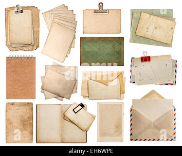 Des feuilles de papier utilisé. Vintage photo album et des pages de livre, cartes, cartons, pièces, enveloppe isolé sur fond blanc Banque D'Images