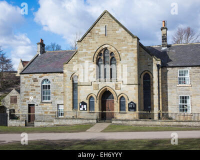 Église méthodiste à Danby Yorkshire du Nord érigé 1811 reconstruite 1901 et Victoria Jubilee School Banque D'Images