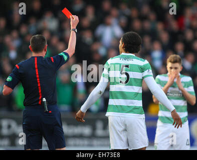 Dundee, Écosse. 05Th Mar, 2015. William Hill Scottish Cup. Dundee United contre Celtic. Virgil van Dijk est cardée rouge .Le jeu terminé 1-1 et sera rejoué. Credit : Action Plus Sport/Alamy Live News Banque D'Images