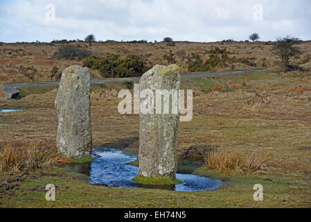 Les Pipers pierres debout , près de larbins Cornwall.. Situé à environ 120 mètres au sud-ouest de figurent parmi les cercles de pierre. Banque D'Images