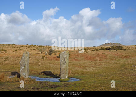 Les Pipers pierres debout , près de larbins Cornwall.. Situé à environ 120 mètres au sud-ouest de figurent parmi les cercles de pierre. Banque D'Images