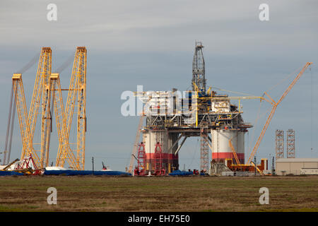 Construction de 'Big Foot' Chabot de la plate-forme de forage de pétrole et de gaz en voie d'achèvement. Banque D'Images