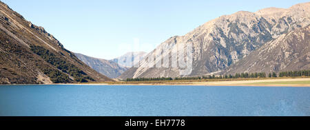 Paysage panoramique du Lac de montagnes à Pearson Arthur's Pass National Park New Zealand Banque D'Images