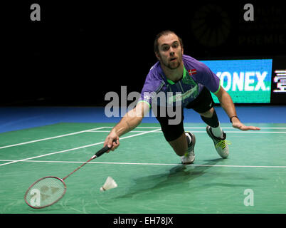 Birmingham, UK. Mar 8, 2015. Jan Jorgensen du Danemark fait concurrence au cours de la finale du tournoi contre Chen long de la Chine à l'All England Open Badminton Championships à Barclaycard Arena de Birmingham, Grande-Bretagne, le 8 mars 2015. Jan Jorgensen a perdu 1-2. Credit : Han Yan/Xinhua/Alamy Live News Banque D'Images