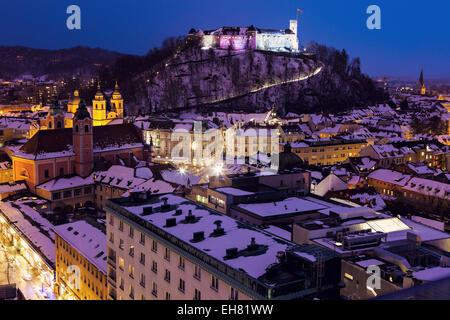 Panorama le soir du centre-ville de Ljubljana. Ljubljana, Slovénie Banque D'Images