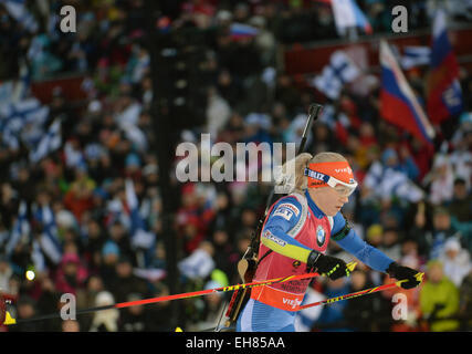 Kontiolahti (Finlande). 05Th Mar, 2015. Kaisa Maekaerainen de Finlande en action pendant la compétition de poursuite 10 km aux Championnats du monde de biathlon à Kontiolahti (Finlande), 08 mars 2015. Photo : Ralf Hirschberger/dpa/Alamy Live News Banque D'Images