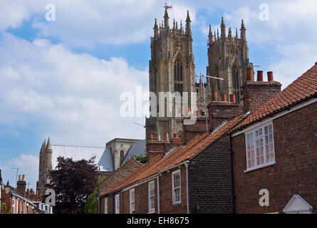 Beverley Minster et terrasse géorgienne, Minster Moorgate, Beverley, East Riding of Yorkshire, Angleterre Banque D'Images