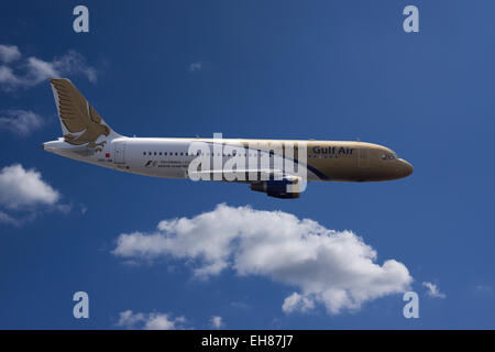 A9C-AM Gulf Air Airbus A320-214 en vol Banque D'Images