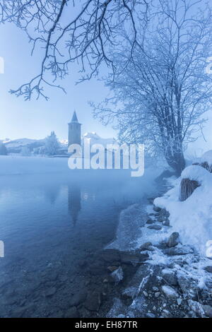 L'église de Sils-Baselgia, dans un paysage d'hiver recouverts de neige en Engadine, Grisons, Suisse Banque D'Images