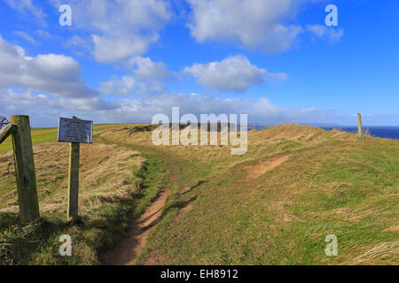 National Trust signe sur l'Cleveland Way, sentier national, Filey, North Yorkshire, Angleterre, Royaume-Uni. Banque D'Images