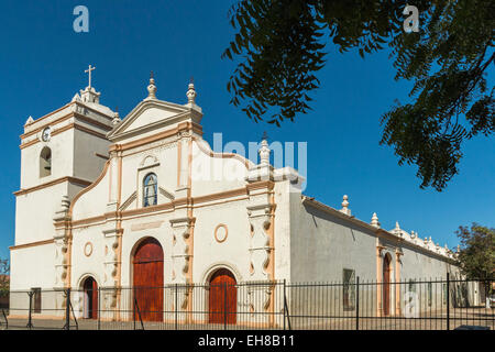 Paroisse de La Asunción, la fin de l'église baroque dans le Parque Central près du Mercado Artesanias, marché de Masaya, au Nicaragua Banque D'Images