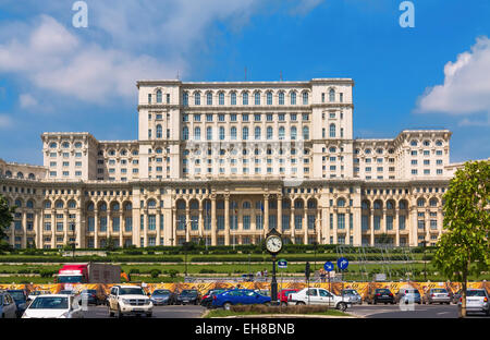 Le People's Palace, Bucarest, Roumanie, Europe - aussi connu comme le Palais du Parlement Banque D'Images