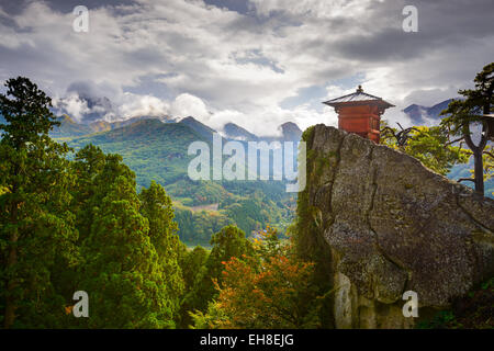 Petit sanctuaire construction de Yamadera Temple Montagne à Yamagata, Japon. Banque D'Images