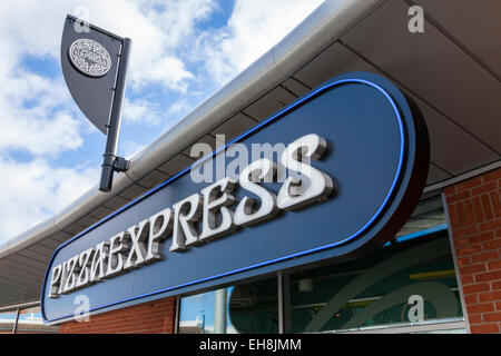 Pizza Express restaurant, Giltbrook Retail Park, Lancashire, England, UK Banque D'Images