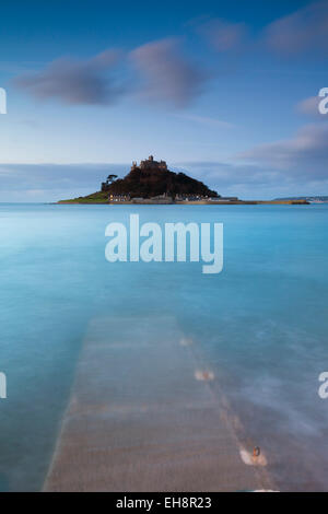 St Michael's Mount ; à partir de Cornwall Marazion, UK Banque D'Images