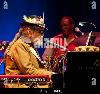 Colston Hall, Bristol, Royaume-Uni. 8 mars, 2015. Le Dr John manchettes à Bristol 2015 Jazz & Blues Festival. Crédit : charlie bryan/Alamy Live News Banque D'Images