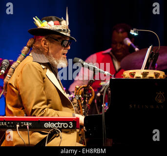 Colston Hall, Bristol, Royaume-Uni. 8 mars, 2015. Le Dr John manchettes à Bristol 2015 Jazz & Blues Festival. Crédit : charlie bryan/Alamy Live News Banque D'Images