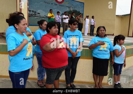 Policier - Parade - Festival des mangroves dans PUERTO PIZARRO. Ministère de Tumbes .PÉROU Banque D'Images