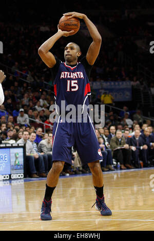 7 mars 2015 : Atlanta Hawks center Al Horford (15) en action au cours de la NBA match entre les Atlanta Hawks et les Philadelphia 76ers au Wells Fargo Center de Philadelphie, Pennsylvanie. Les Philadelphia 76ers a gagné 92-84. Banque D'Images