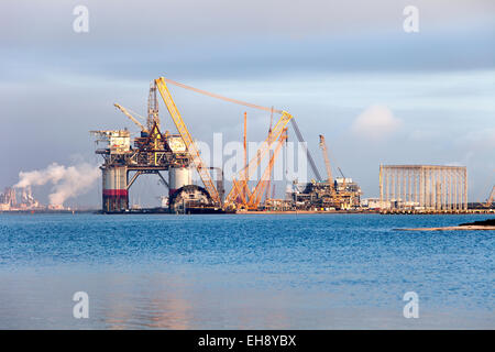 Construction de 'Big Foot' Chabot de la plate-forme de pétrole et de gaz en voie d'achèvement. Banque D'Images